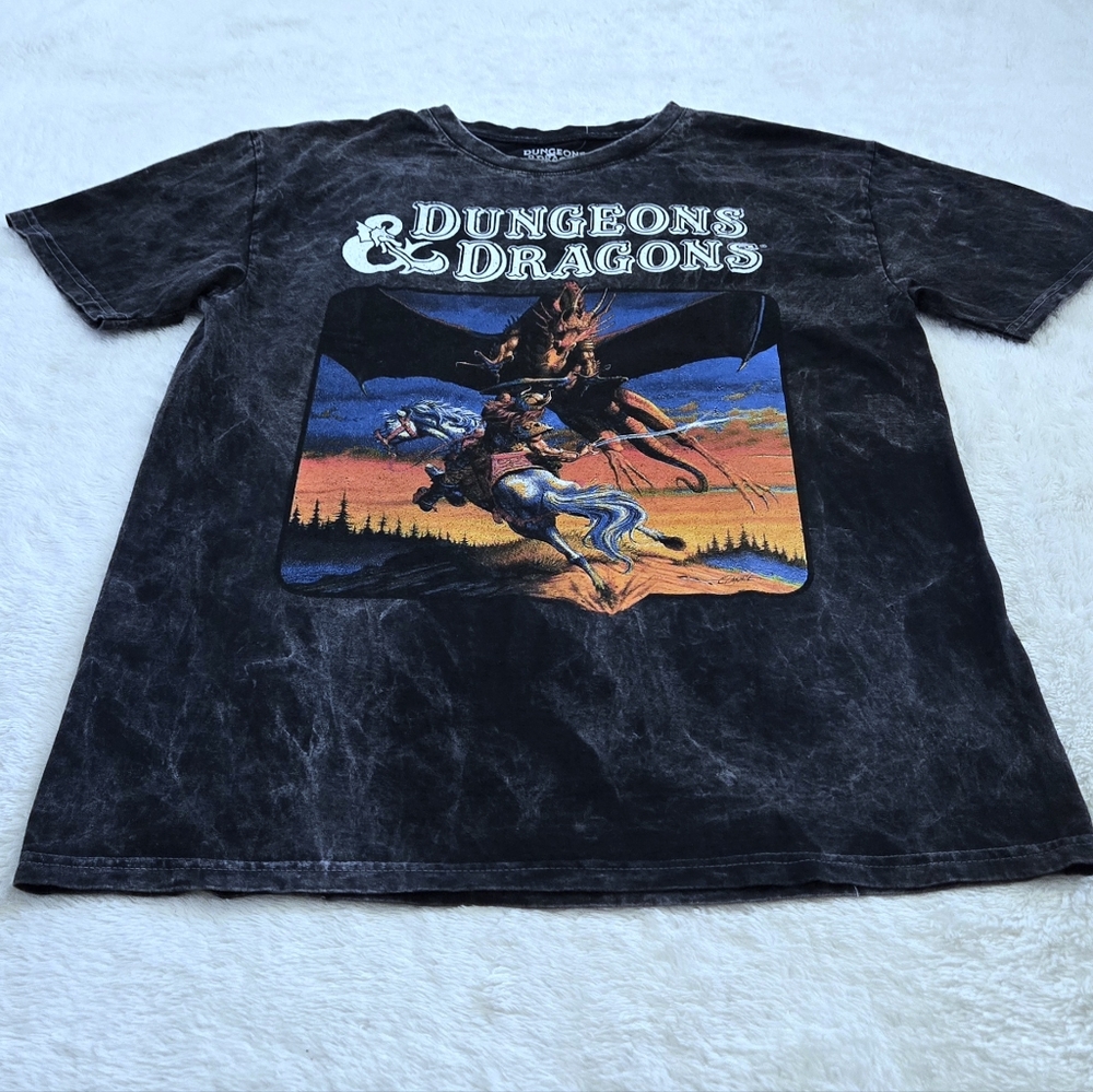 MAD😡 Engine Global LLC Dungeons🏰⛓️ & Dragons🐉 Graphic Tee👕 - NWOT - Picture 12 of 13